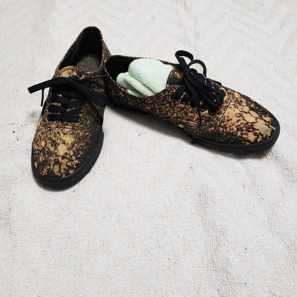Vans - Picture 3 of 3